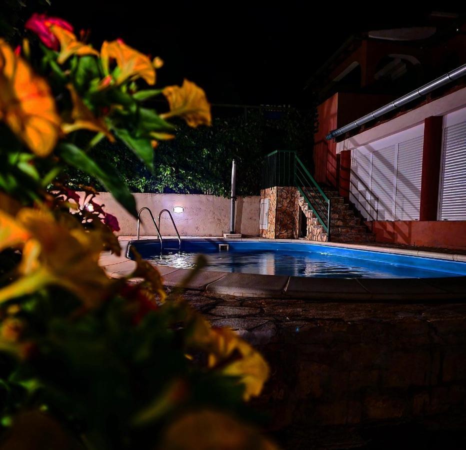 Guesthouse Dila Galovac  Zewnętrze zdjęcie