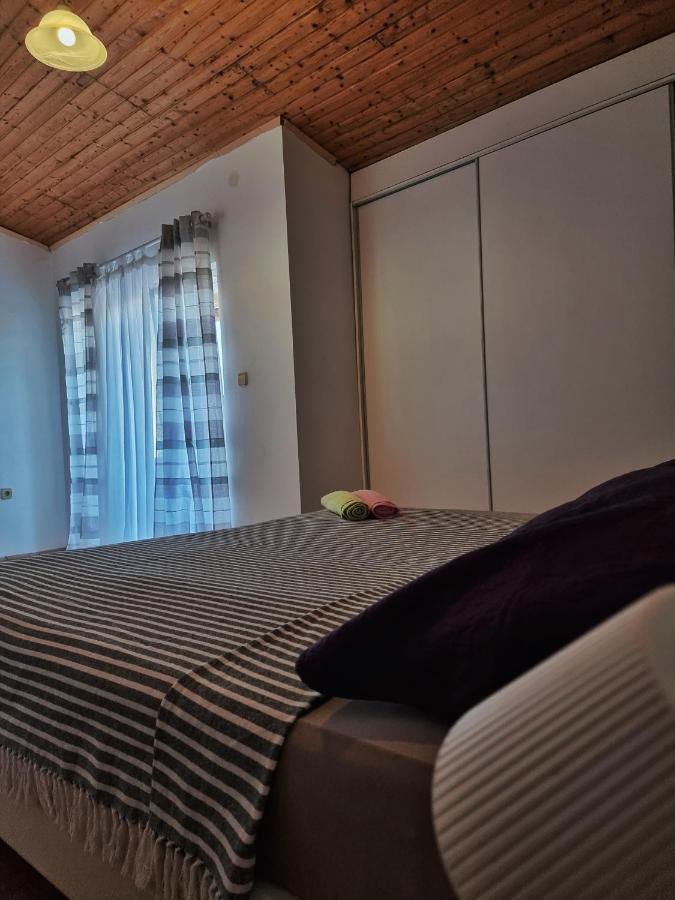 Guesthouse Dila Galovac  Zewnętrze zdjęcie