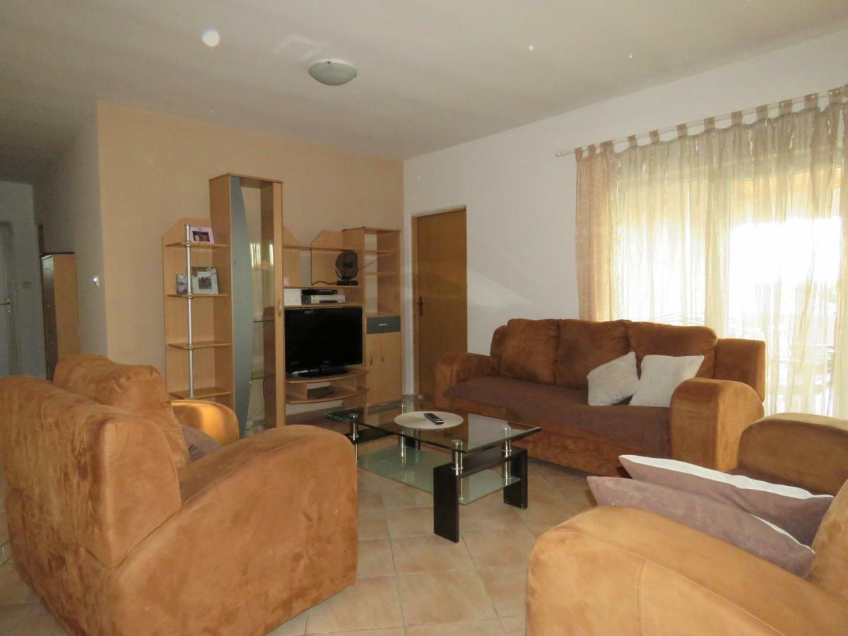 Guesthouse Dila Galovac  Zewnętrze zdjęcie